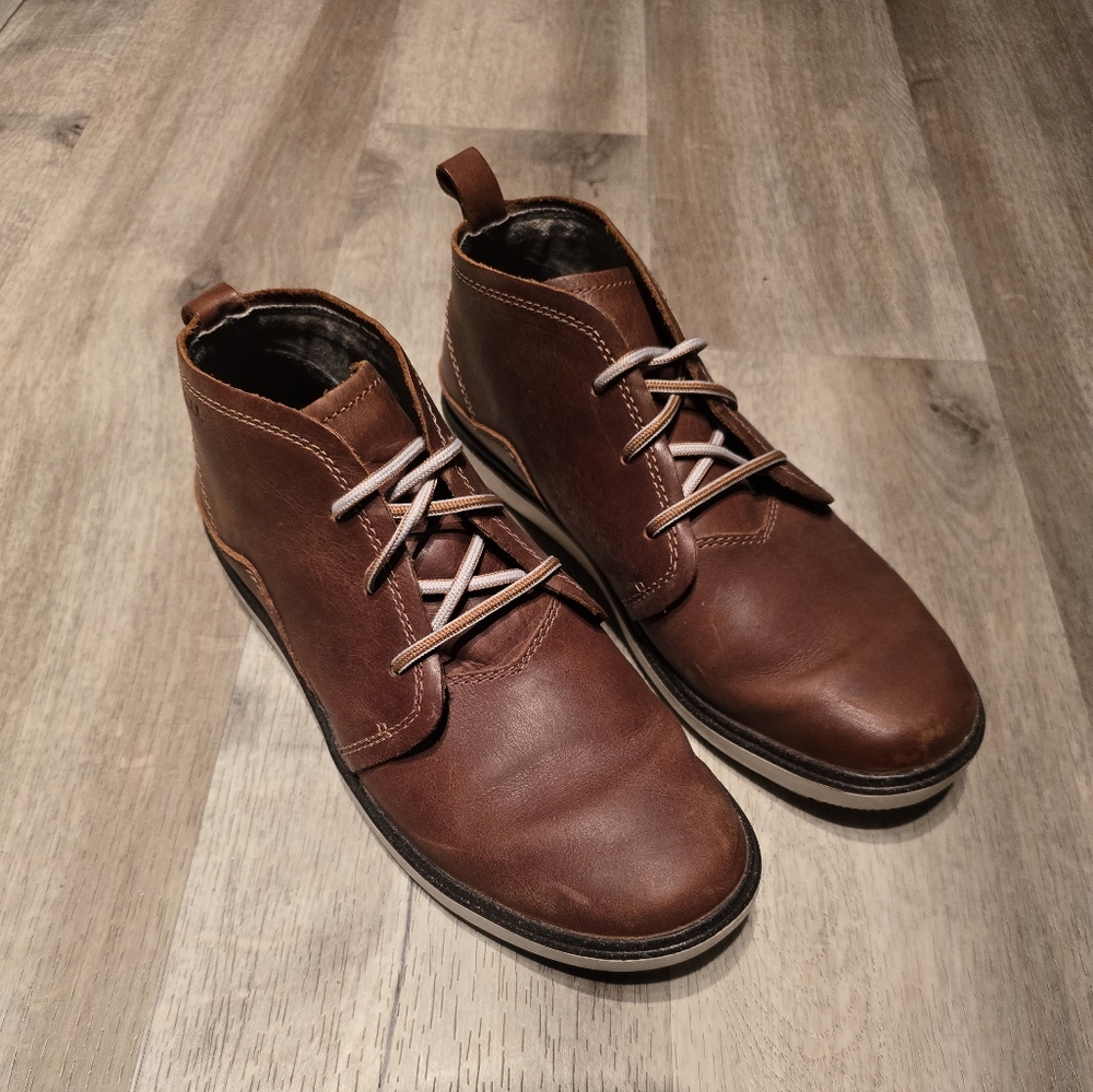 Woman's Merrell Around Town Chukka Boot